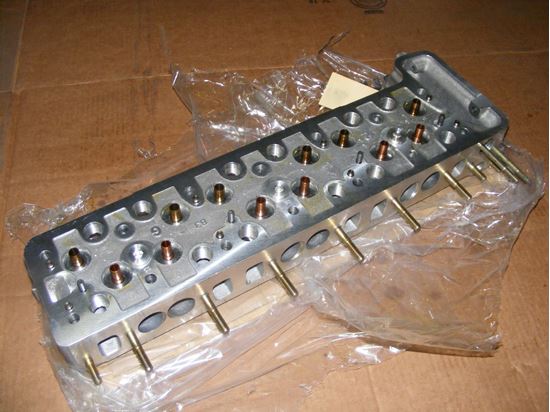 Picture of Cylinder head, 250/8,280S 70-73 1300102421-sold