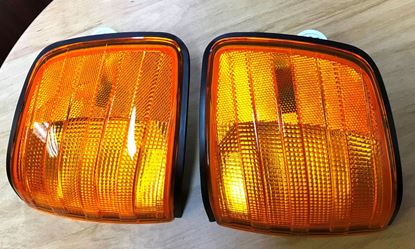 Picture of mercedes 380/500/560sec singal light set 0008209421-0008209521