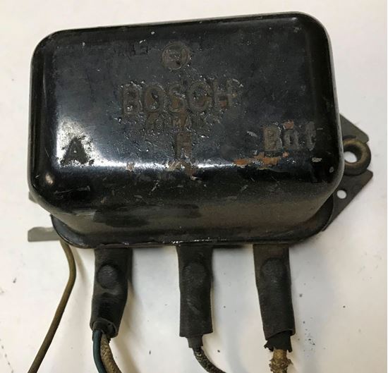 Picture of Mercedes voltage regulator 0011544606 USED